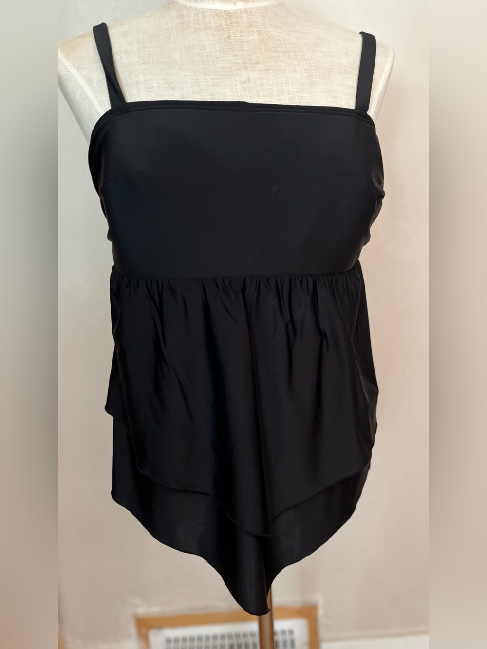 Swim by Cicique Lane Bryant size 16 black tankini swim,top handkerchief,hem